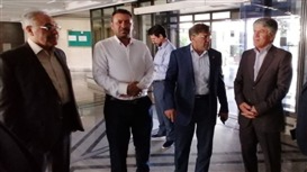 زیرساختهای دیجیتال پایدار با توسعه فیبر نوری و SWAP در شیراز محقق میشود زیرساختهای دیجیتال پایدار با توسعه فیبر نوری و SWAP در شیراز محقق میشود